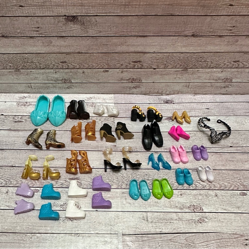 Disney Dolls  Shoes Collection - Multicolor